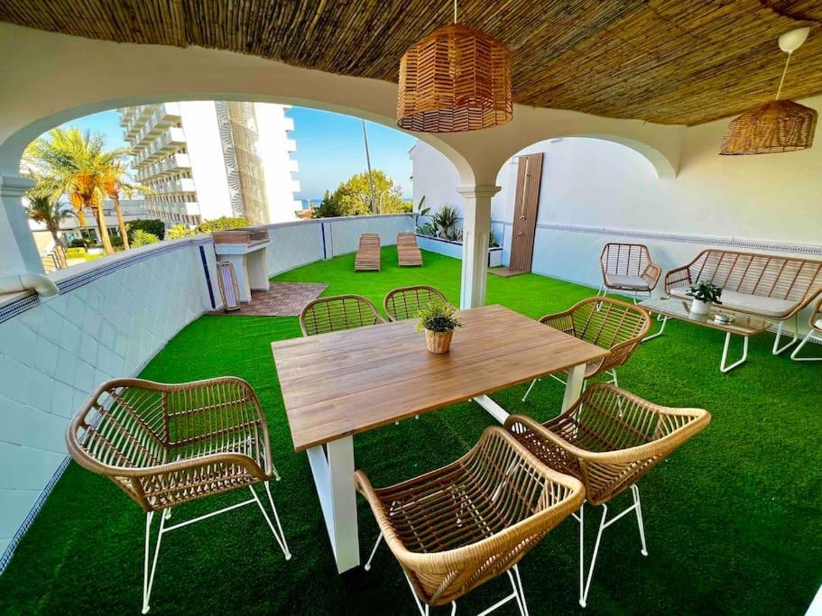 Apartamento Con Gran Terraza Junto A La Playa ตอร์เรโมลิโนส ภายนอก รูปภาพ
